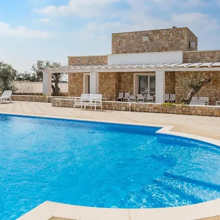 Malaspina Luxury Pool Villa Capilungo