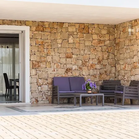 Malaspina Luxury Pool Villa Capilungo
